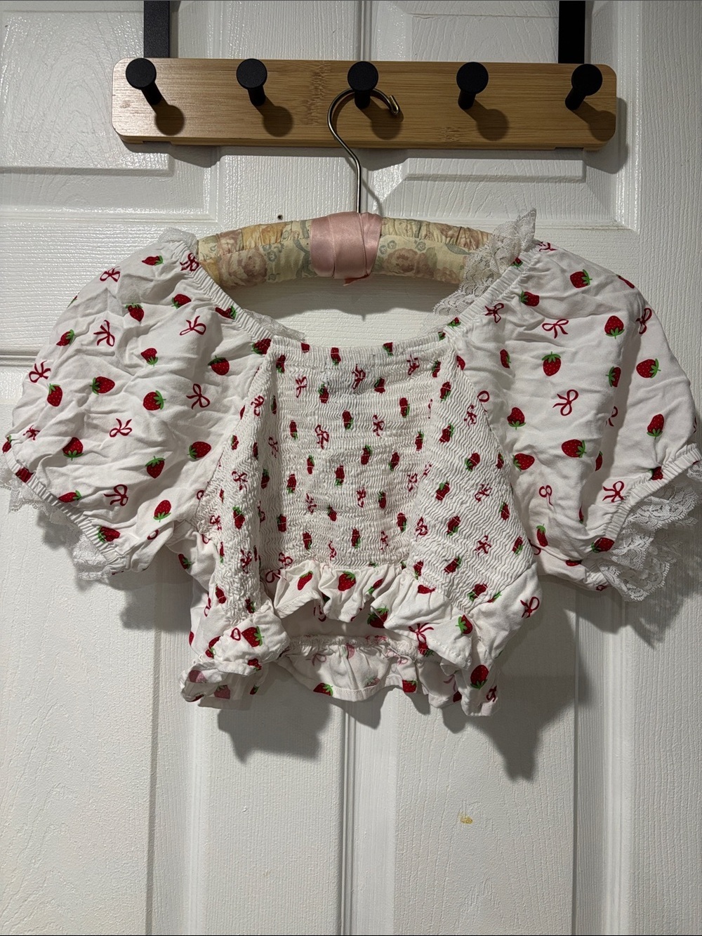 White Strawberry Print Puff-Sleeve Crop Top - Picture 5 of 7